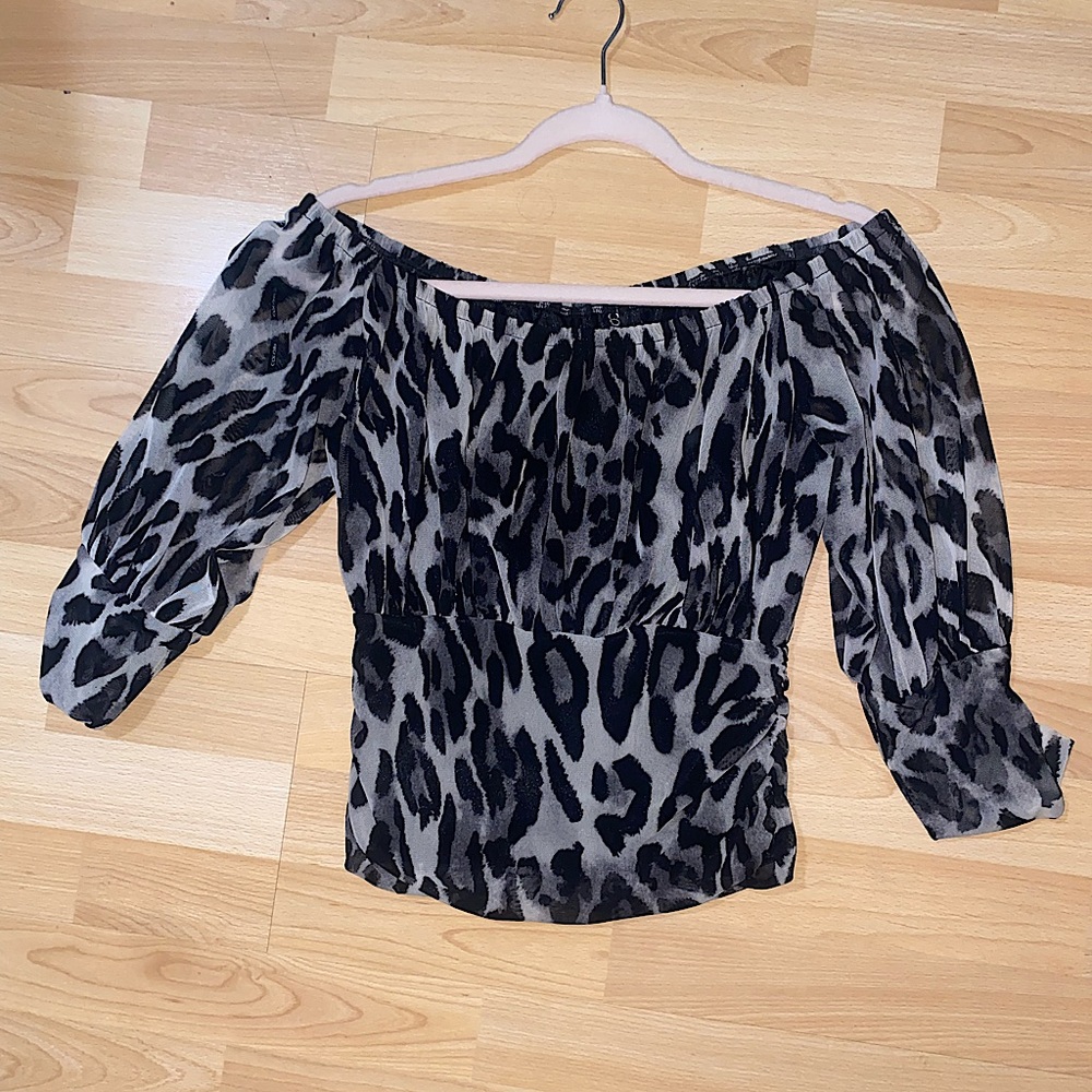 Leopard Print Off-the-shoulder Top/Blouse | COLORI | size: S
